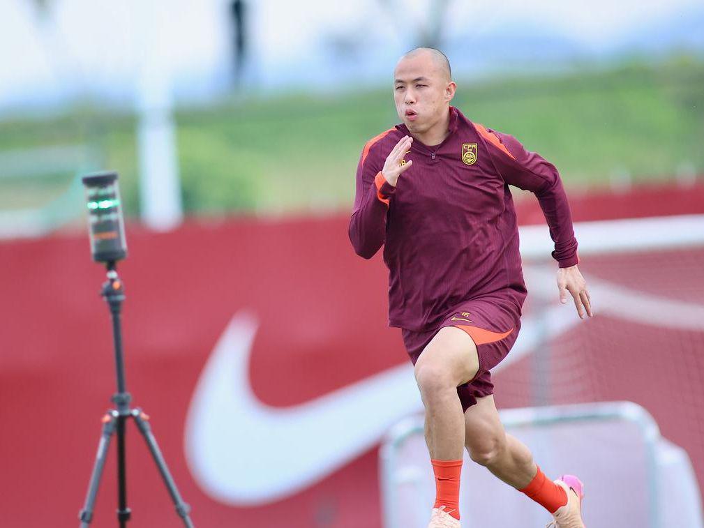 开云体育入口-马德鲁加和泽卡已经归队训练，泰山新外援中卫还在难产阶段呢？